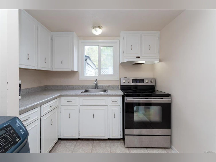 5-1040 Kenneth Street, Saanich, BC, V8X 3J5 - 7