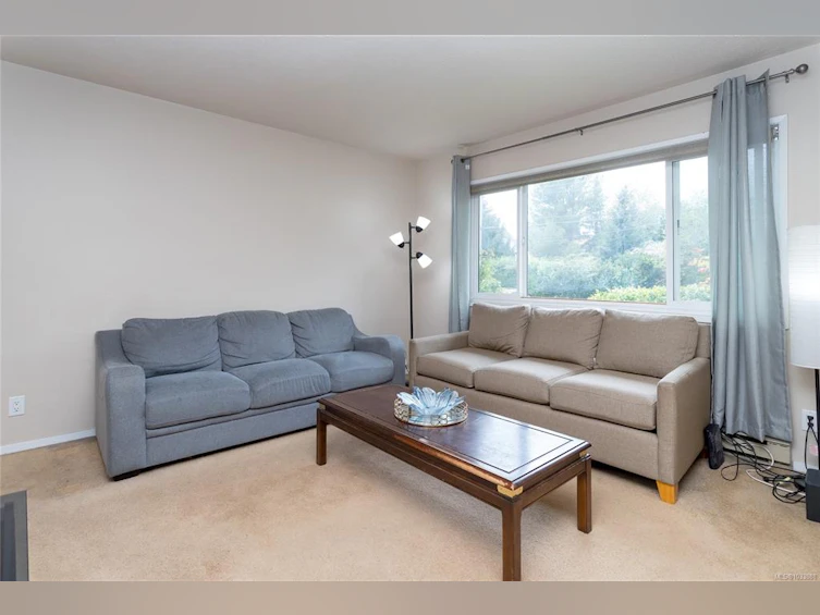 5-1040 Kenneth Street, Saanich, BC, V8X 3J5 - 2