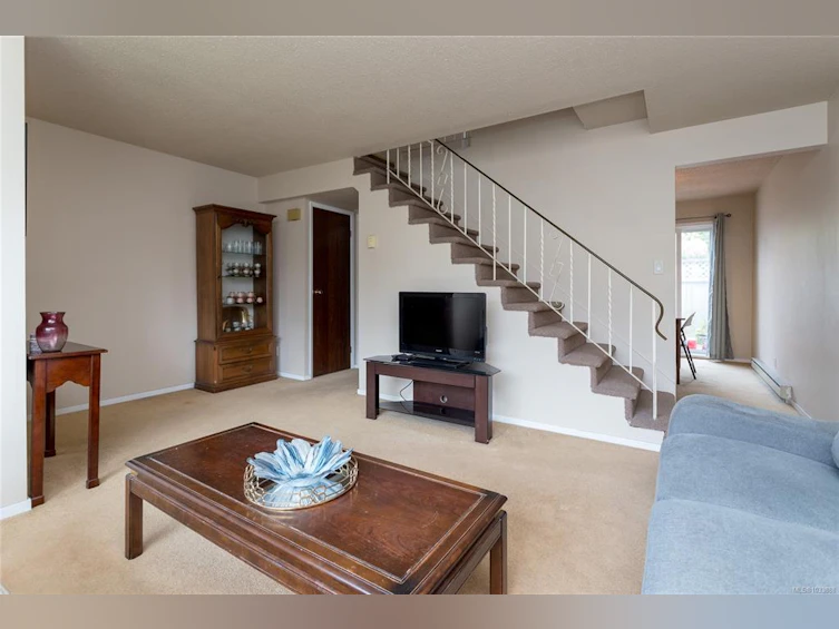 5-1040 Kenneth Street, Saanich, BC, V8X 3J5 - 5