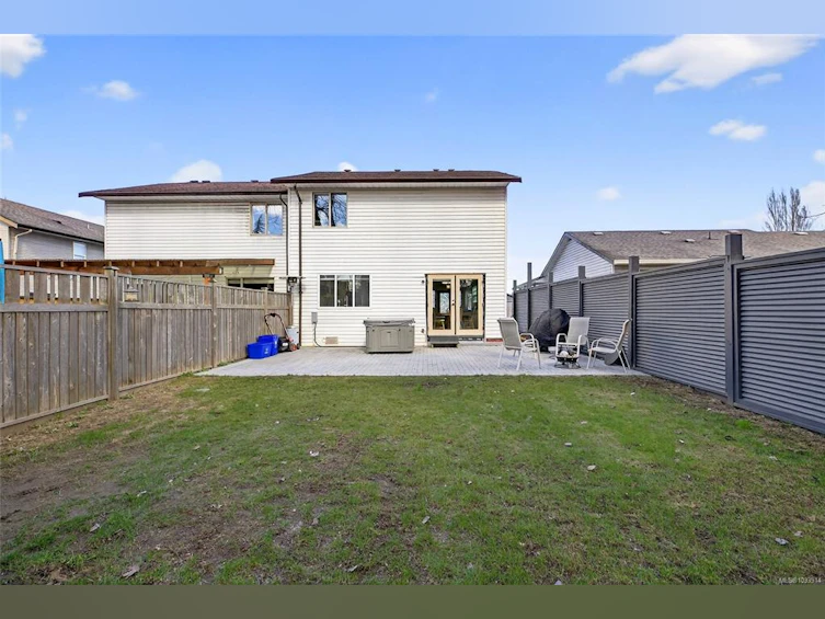A-2259 Urquhart Avenue, Courtenay, BC, V9N 7S6 - 3