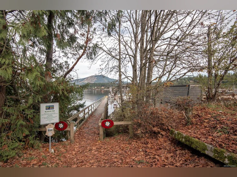 10851 Deep Cove Road, North Saanich, BC, V8L 5M5 - 43