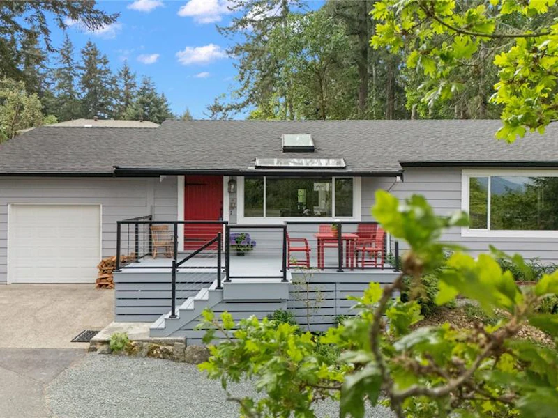 10851 Deep Cove Road, North Saanich BC