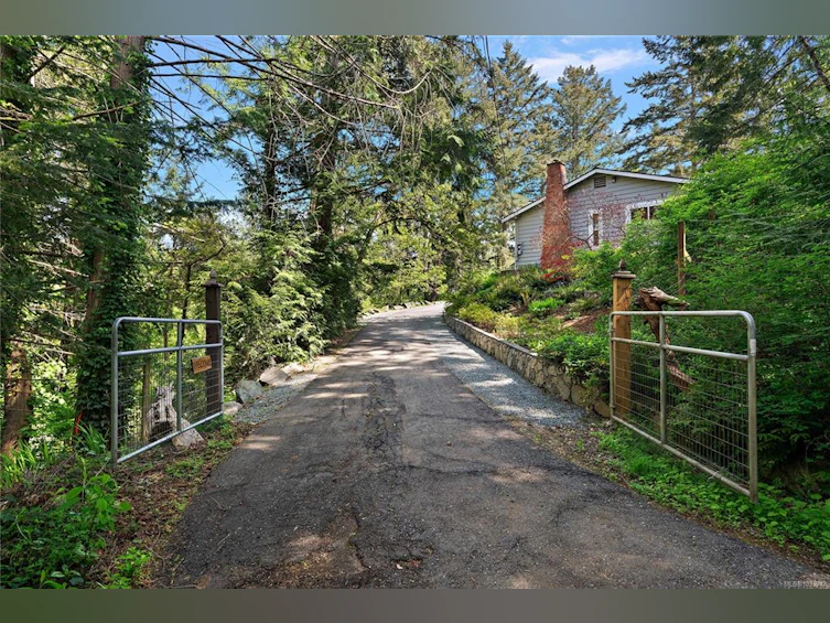 10851 Deep Cove Road, North Saanich, BC, V8L 5M5 - 8