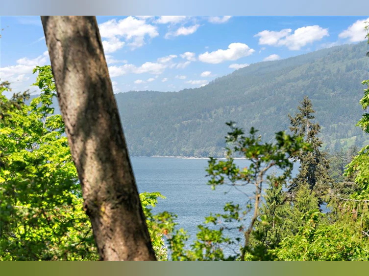 10851 Deep Cove Road, North Saanich, BC, V8L 5M5 - 2