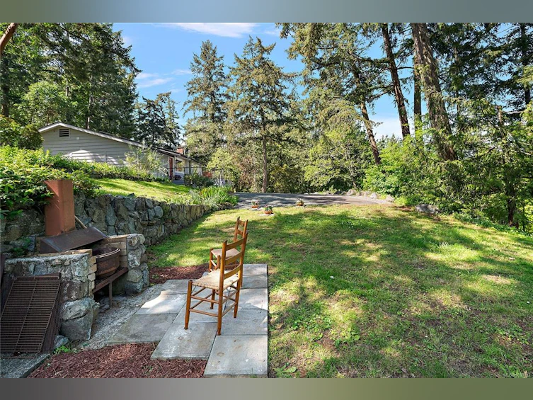 10851 Deep Cove Road, North Saanich, BC, V8L 5M5 - 28