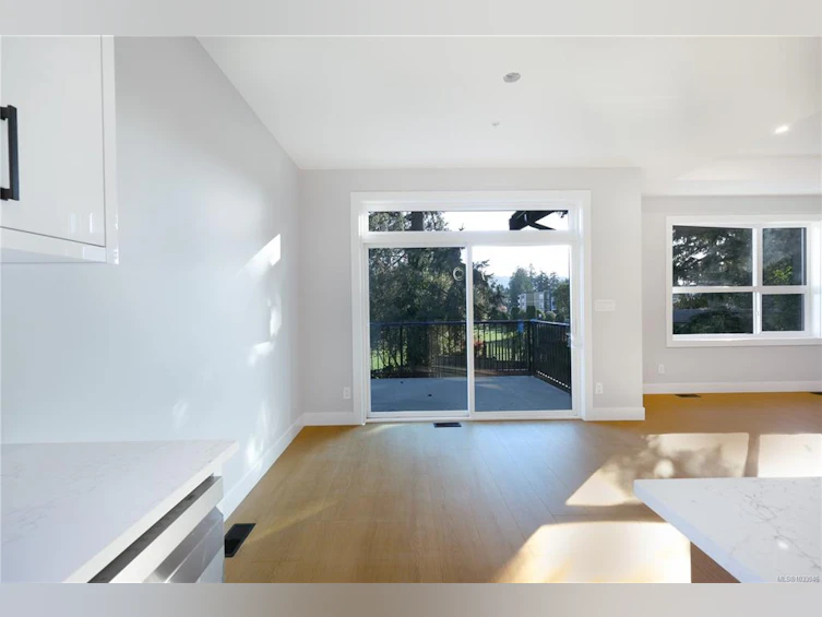 410 Diamond Boulevard, Nanaimo, BC, V9T 2R7 - 4