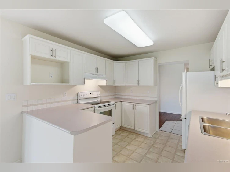 101-134 E Fifth Avenue, Qualicum Beach, BC, V9K 1Y7 - 16