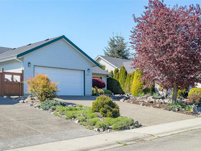 331 Rheumer Crescent - 2
