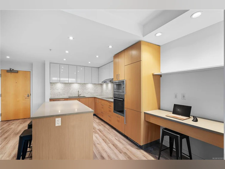 305-838 Broughton Street, Victoria, BC, V8W 1E4 - 11