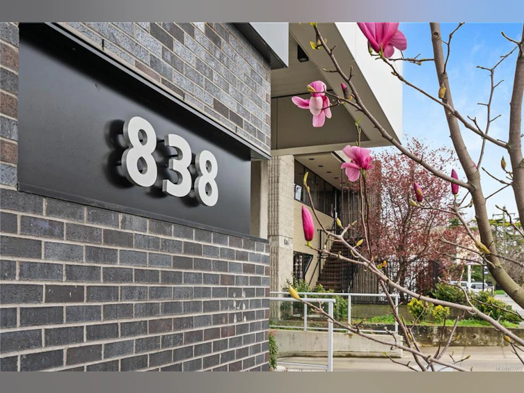 305-838 Broughton Street, Victoria, BC, V8W 1E4 - 38