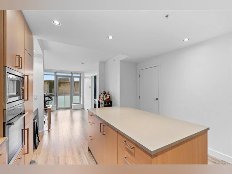 305-838 Broughton Street, Victoria, BC, V8W 1E4 - 6