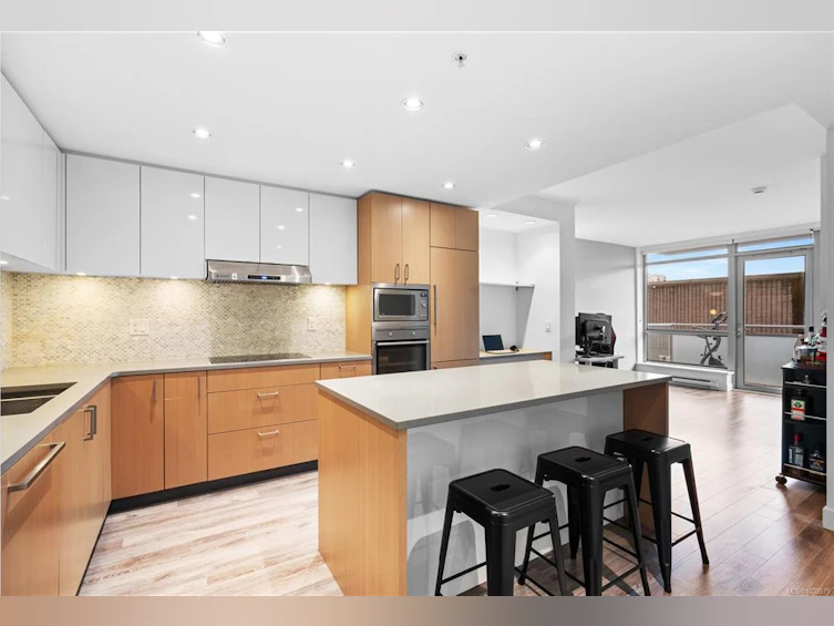 305-838 Broughton Street, Victoria, BC, V8W 1E4 - 3