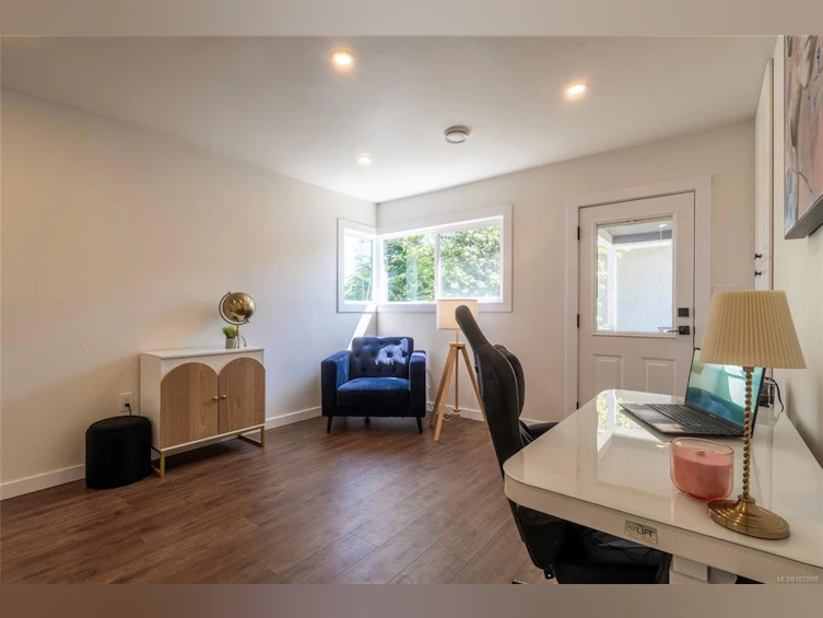 715 Middleton Street, Saanich, BC, V9A 2E1 - 37