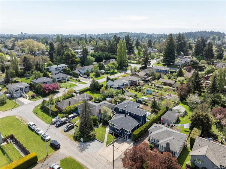 715 Middleton Street, Saanich, BC, V9A 2E1 - 57