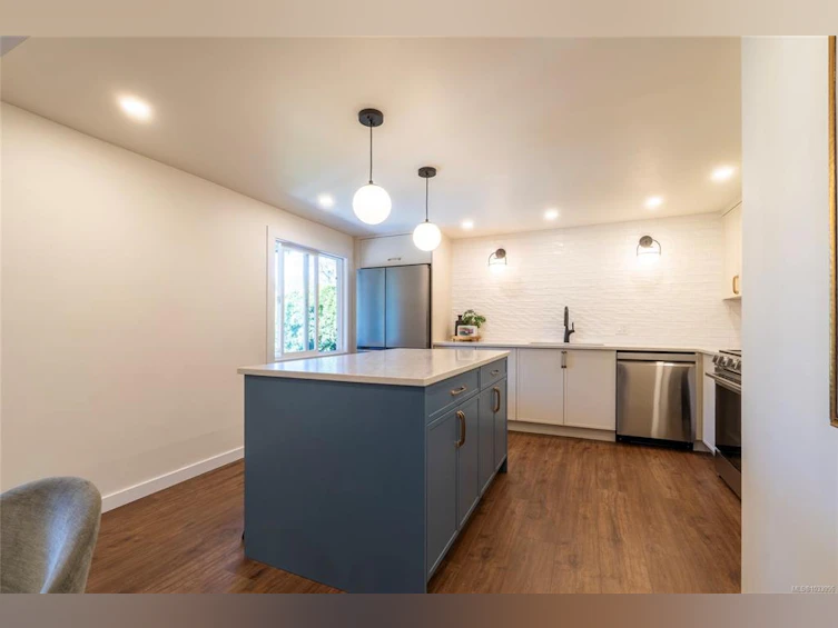 715 Middleton Street, Saanich, BC, V9A 2E1 - 10