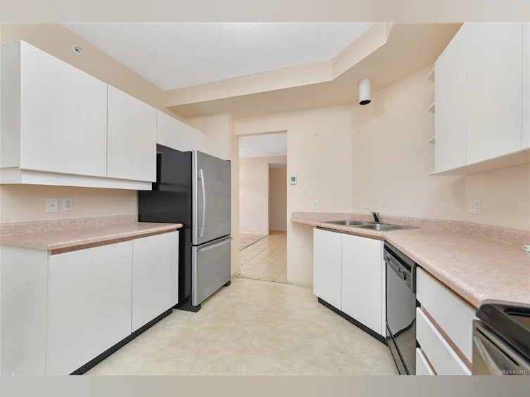 205-1010 View Street, Victoria, BC, V8V 4Y3 - 7