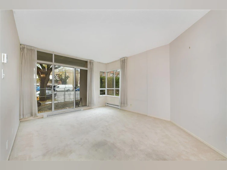 205-1010 View Street, Victoria, BC, V8V 4Y3 - 2