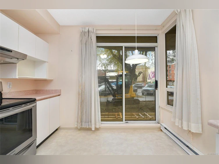 205-1010 View Street, Victoria, BC, V8V 4Y3 - 10