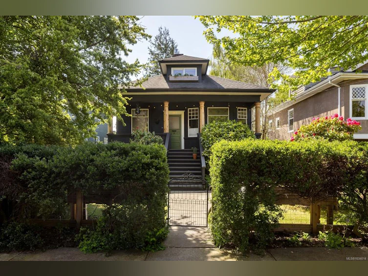 1163 Chapman Street, Victoria, BC, V8V 2T5 - 2