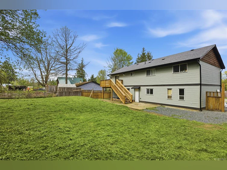 953 Poplar Way, Hilliers, BC, V9K 1T5