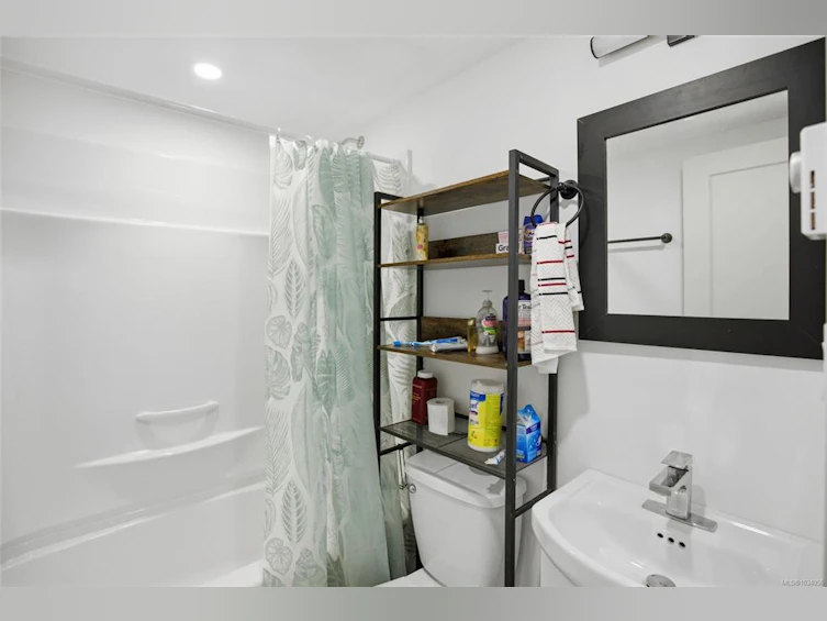 953 Poplar Way, Hilliers, BC, V9K 1T5 - 35