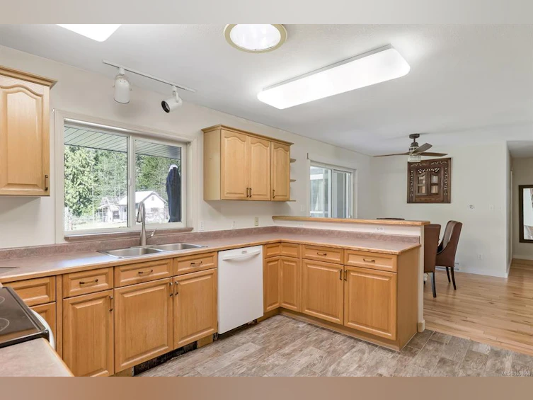 520 Corcan Road, Qualicum Beach, BC, V9K 2E9 - 12