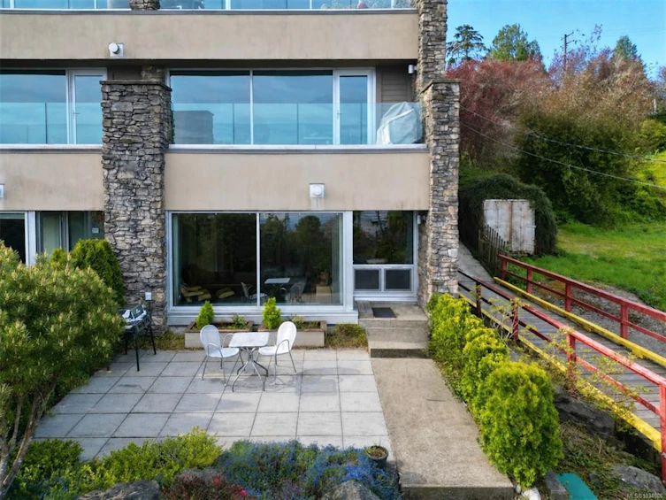 101-368 Main Street, Tofino, BC, V0R 2Z0 - 17