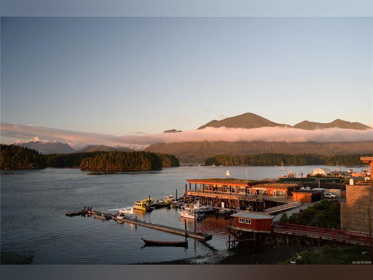 101-368 Main Street, Tofino, BC, V0R 2Z0 - 23