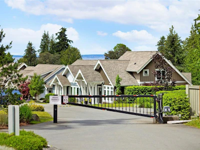 29-5251 Island Highway - 3