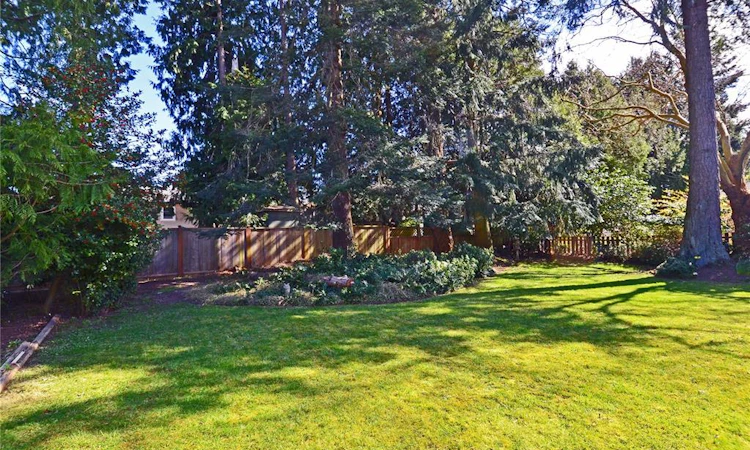 1838 Dunnett Crescent
