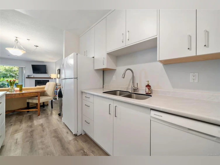 107-420 Parry Street, Victoria, BC, V8V 2H7 - 14