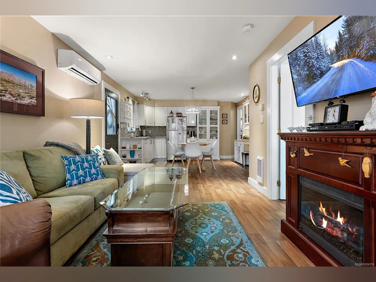 9713 Second Street, Sidney, BC, V8L 3C3 - 36