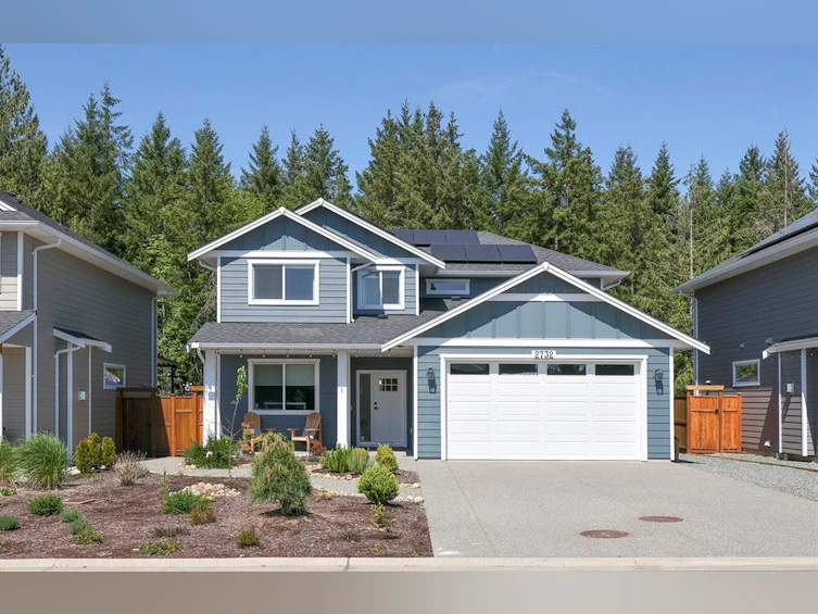 2732 Maple Street, Cumberland, BC, V0R 1S0 - 3