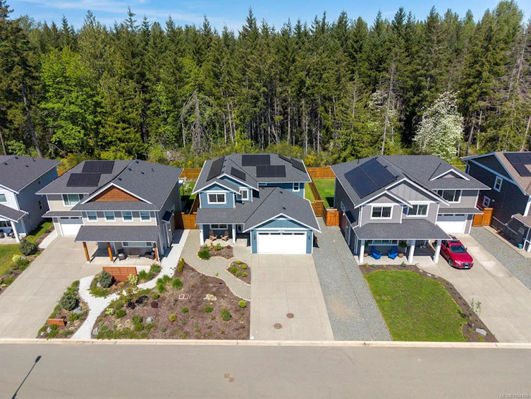 2732 Maple Street, Cumberland, BC, V0R 1S0 - 4