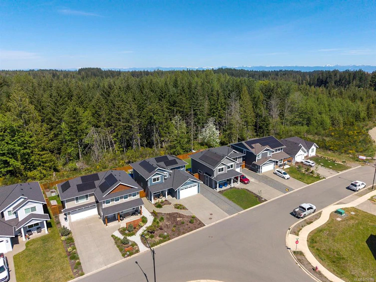 2732 Maple Street, Cumberland, BC, V0R 1S0 - 36