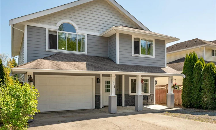 621 Oakwood Road