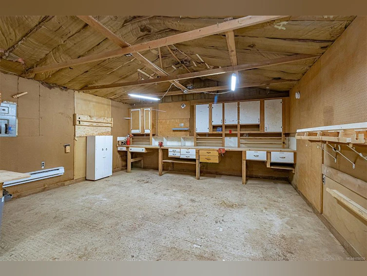 2298 Munn Road, Highlands, BC, V9E 1H5 - 53