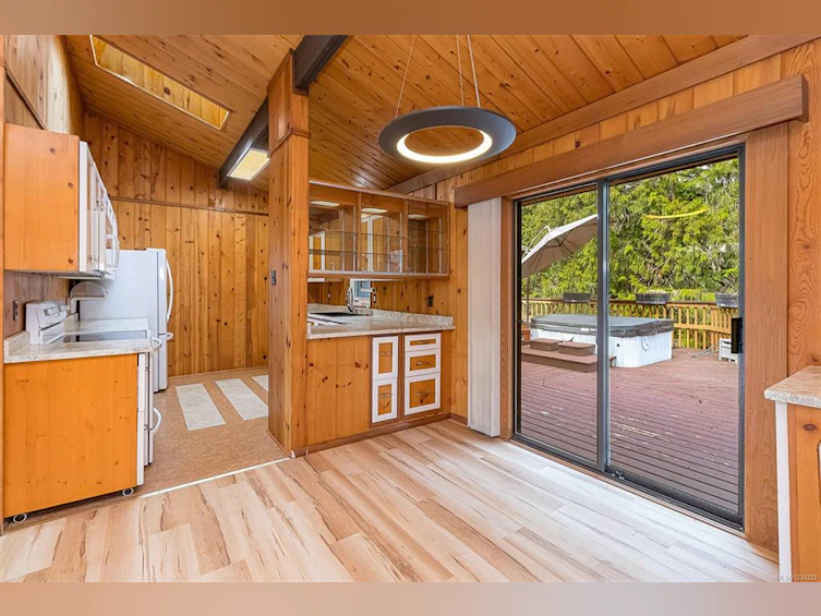 2298 Munn Road, Highlands, BC, V9E 1H5 - 27