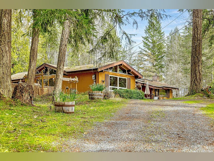 2298 Munn Road, Highlands, BC, V9E 1H5 - 2