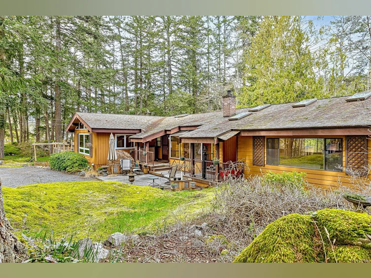 2298 Munn Road, Highlands, BC, V9E 1H5 - 4