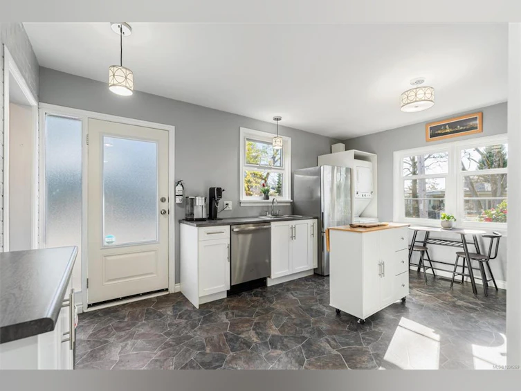 3771 Winston Crescent, Saanich, BC, V8X 1S2 - 10