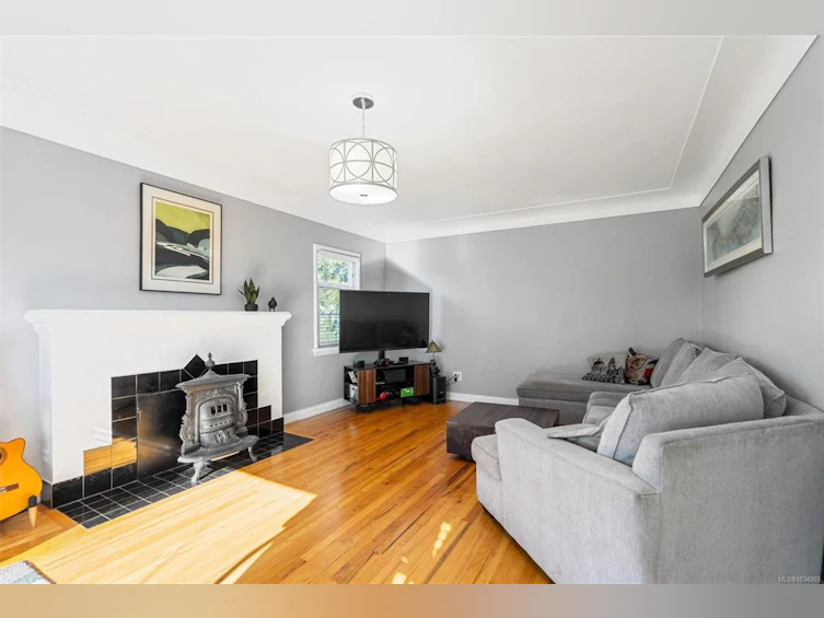 3771 Winston Crescent, Saanich, BC, V8X 1S2 - 5