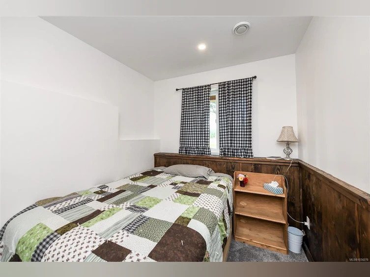 7594 N Island Highway, Black Creek, BC, V9N 1G3 - 35