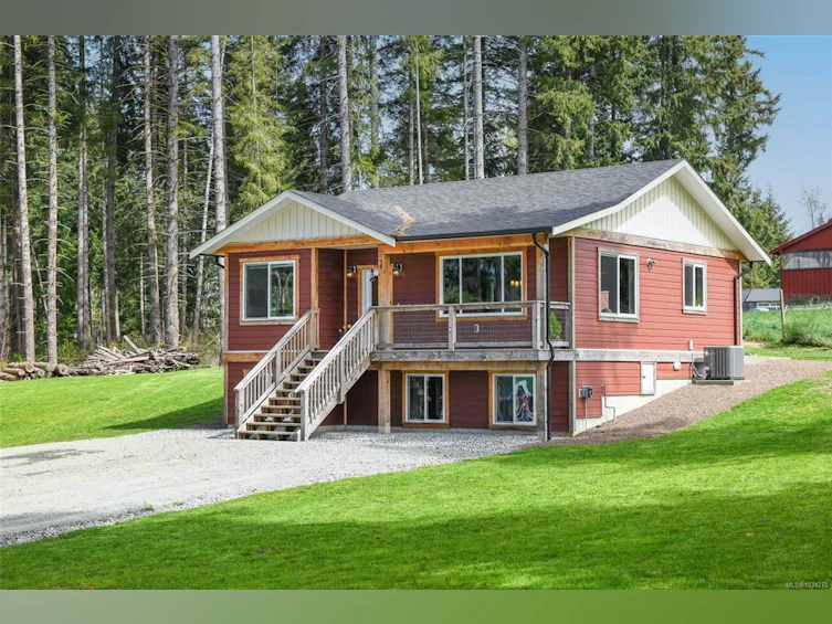 7594 N Island Highway, Black Creek, BC, V9N 1G3