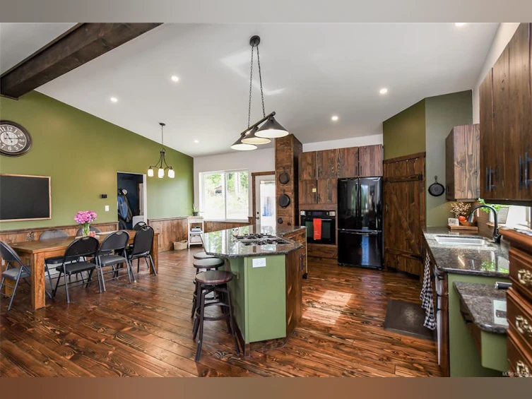 7594 N Island Highway, Black Creek, BC, V9N 1G3 - 18