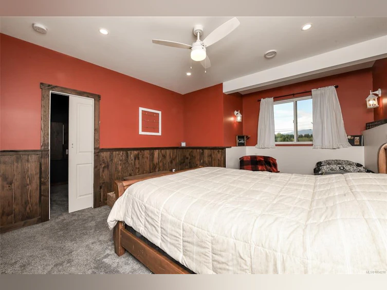 7594 N Island Highway, Black Creek, BC, V9N 1G3 - 28