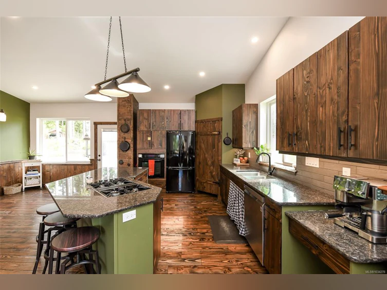 7594 N Island Highway, Black Creek, BC, V9N 1G3 - 15