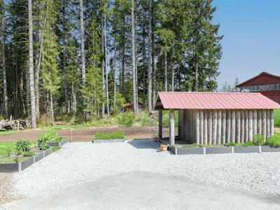 7594 N Island Highway - 5