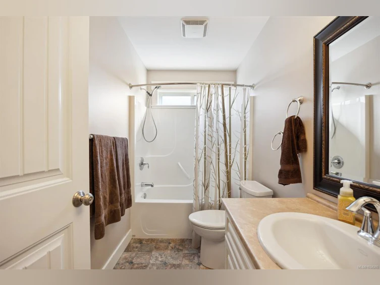 2403 Tiger Moth Place, Comox, BC, V9M 4J4 - 36