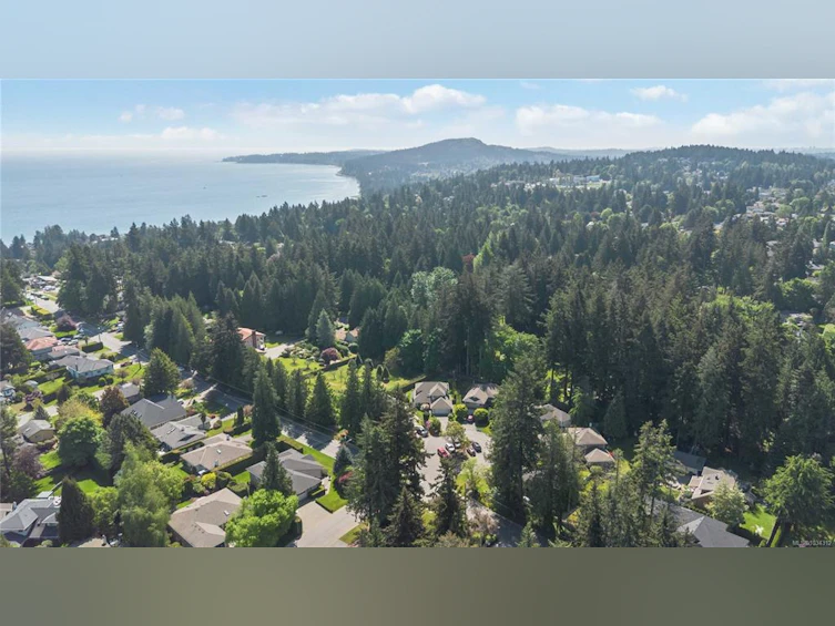 5195 Walema Court, Saanich, BC, V8Y 2T7 - 55